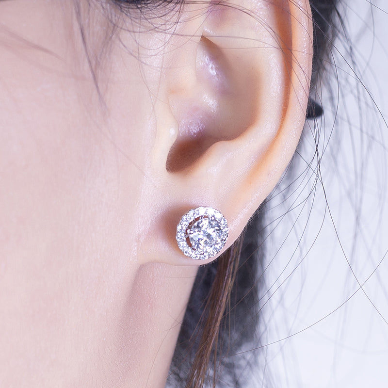 Ohrringe, je 1,35 ct, 18k Gold