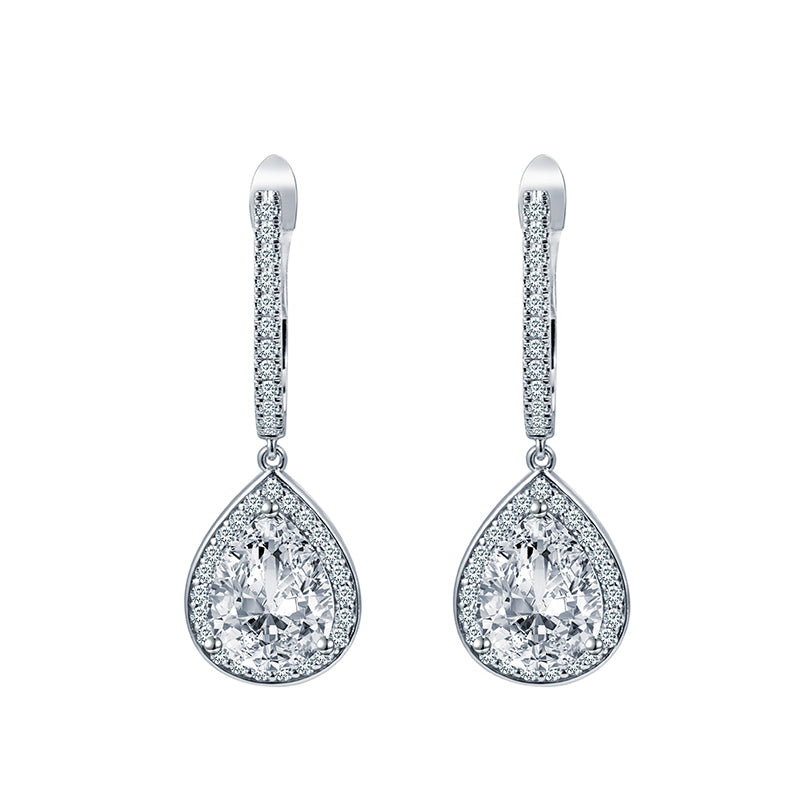 Halo-Ohrringe, je 1,5 ct Hauptsteine und 0,4 Seitensteine, 18k Gold