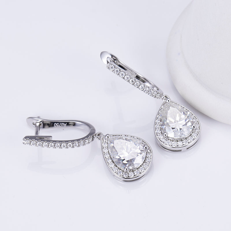 Halo-Ohrringe, je 1,5 ct Hauptsteine und 0,4 Seitensteine, 18k Gold