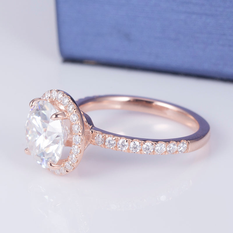 Halo-Ring, 3,2 ct insgesamt, 18k Gold