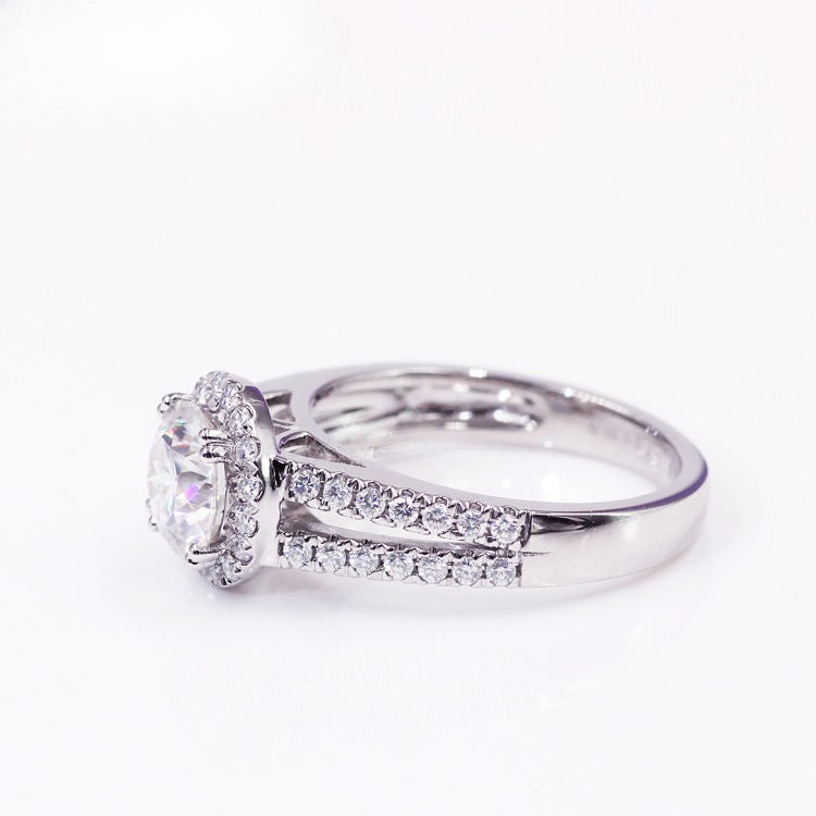 Halo-Ring, Brilliant, 1,1 ct Hauptstein, 18k Gold
